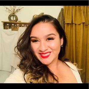 Meet your Posher, Aracely